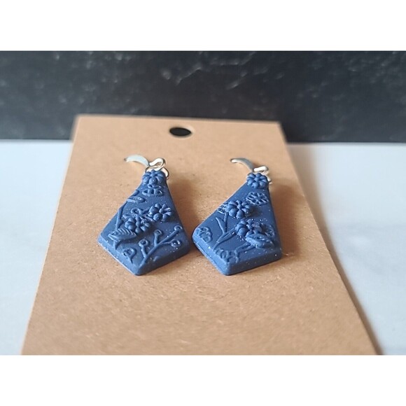Polymer Clay Blue Floral Dangling Pierced Earrings New - Picture 6 of 10